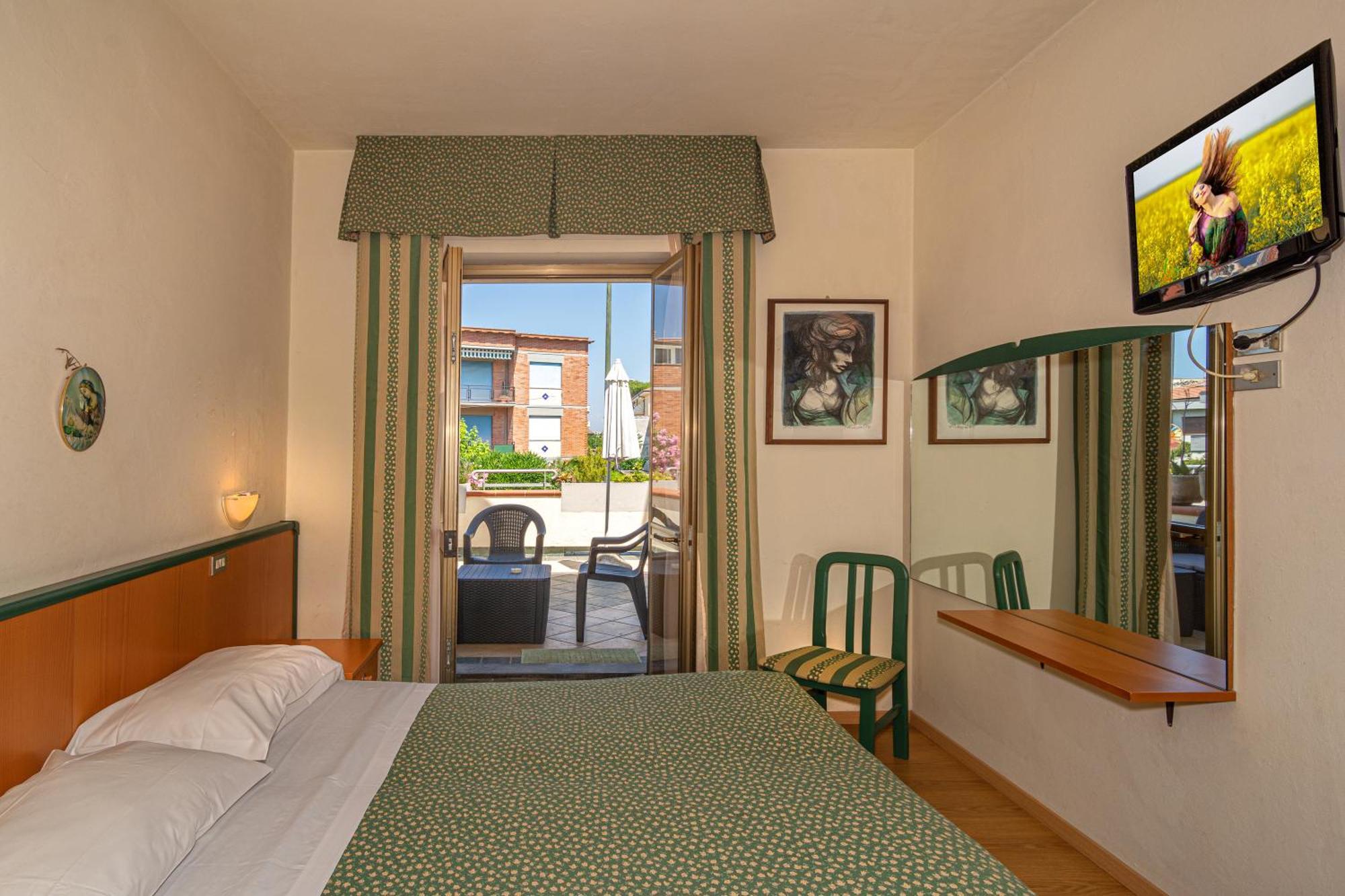 Hotel Mariani Lido di Camaiore Exterior photo