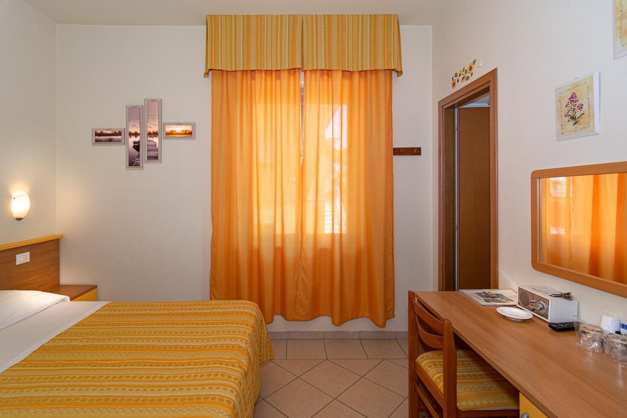 Hotel Mariani Lido di Camaiore Exterior photo