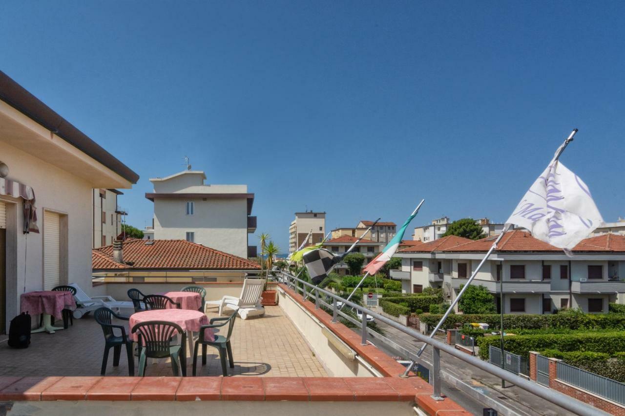 Hotel Mariani Lido di Camaiore Exterior photo