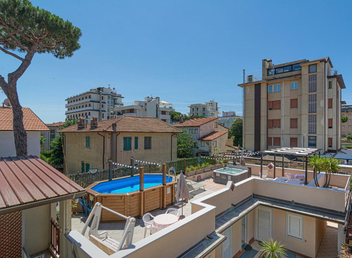 Hotel Mariani Lido di Camaiore Exterior photo